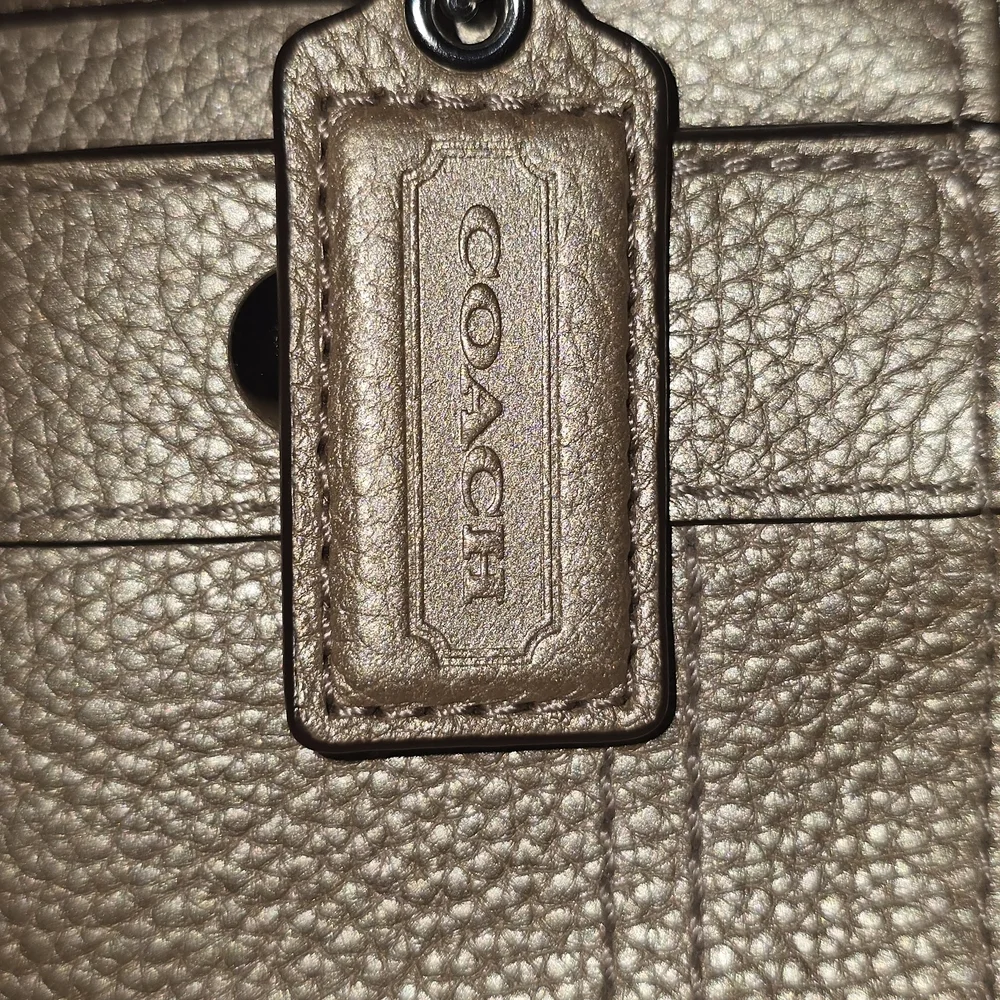 Coach Penelope Carryall Tan/Gold Leather Shoulder Bag Purse L1160